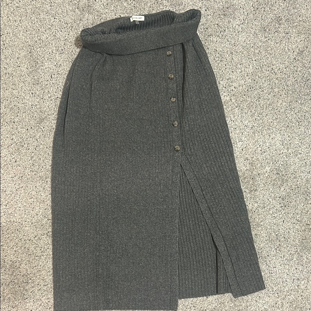 Gray Ribbed Knit Skirt